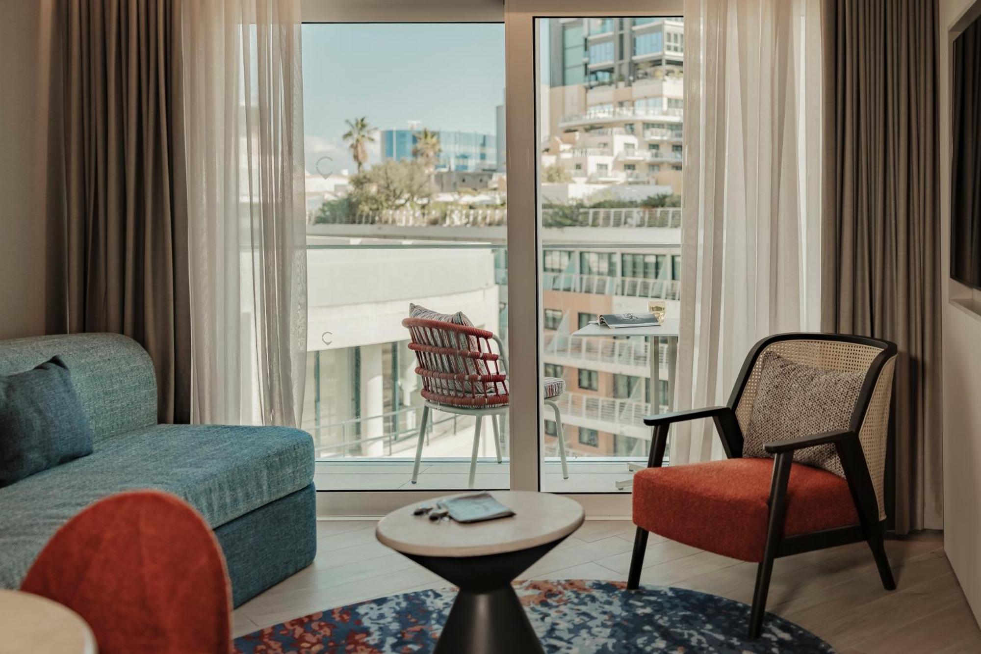 Hyatt Centric Malta Hotel San Ġiljan Buitenkant foto