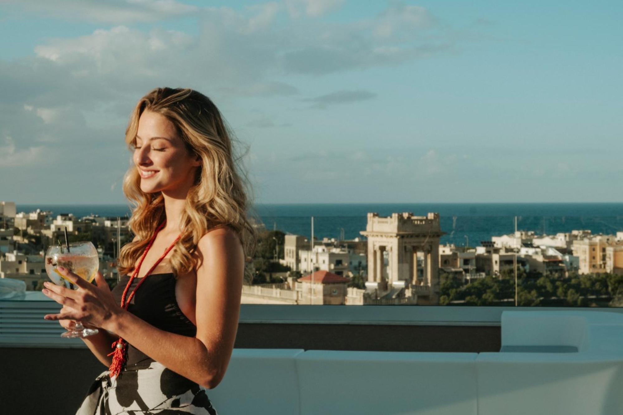 Hyatt Centric Malta Hotel San Ġiljan Buitenkant foto